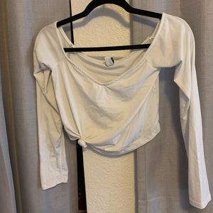 White long sleeve crop top